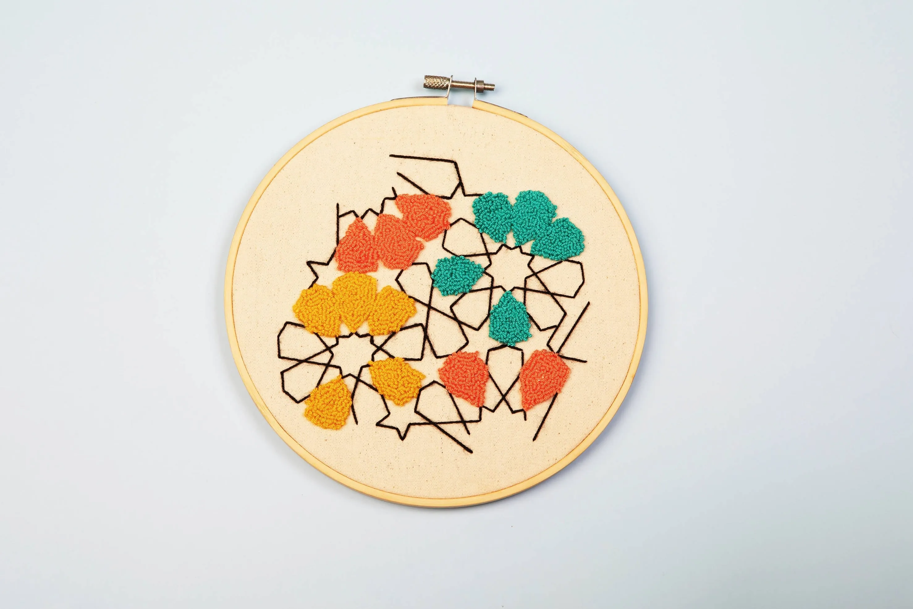 24 cm Embroidered Hoop Zelij Fragments