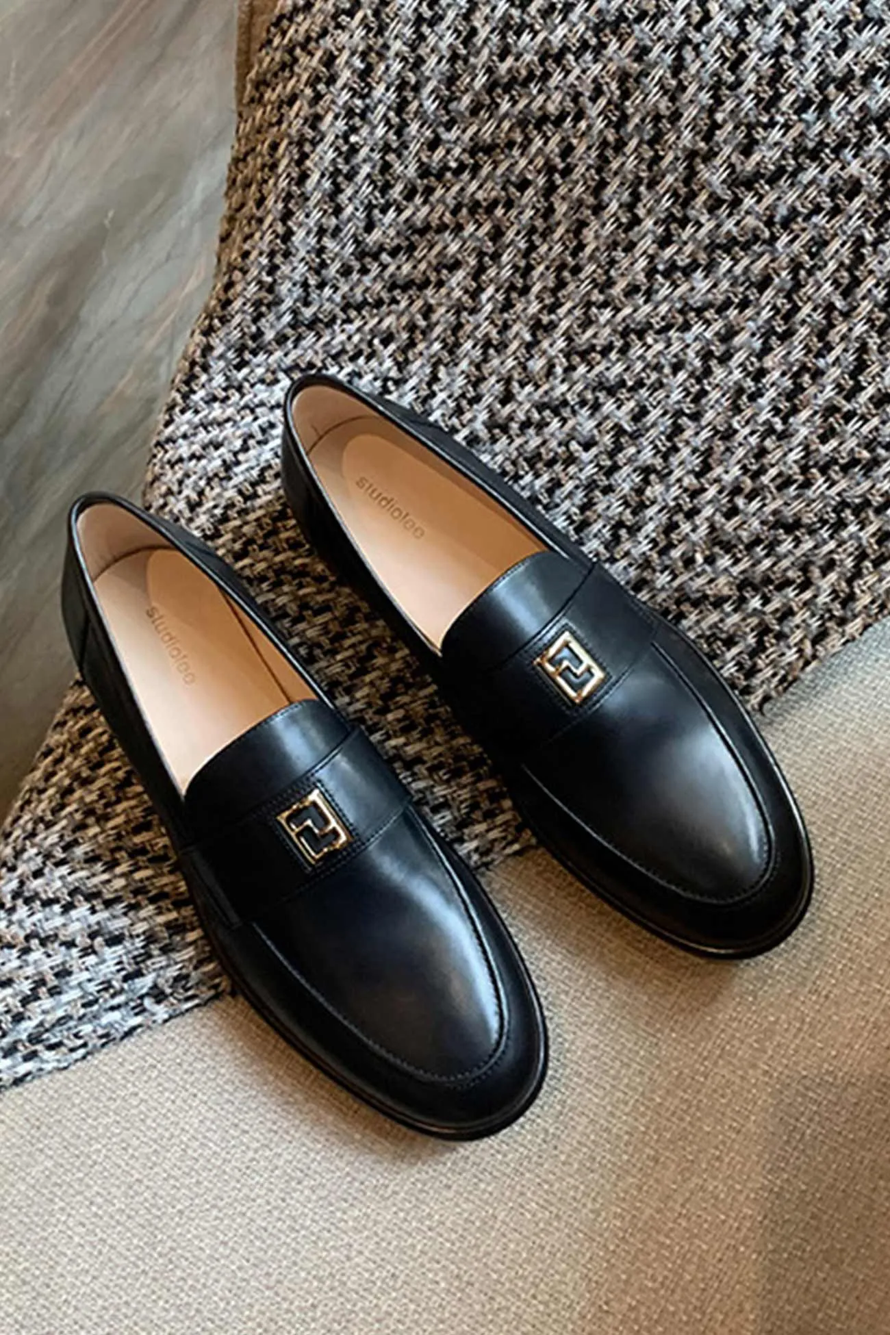 Amozae-Pointed-toe Metal Buckle Loafers