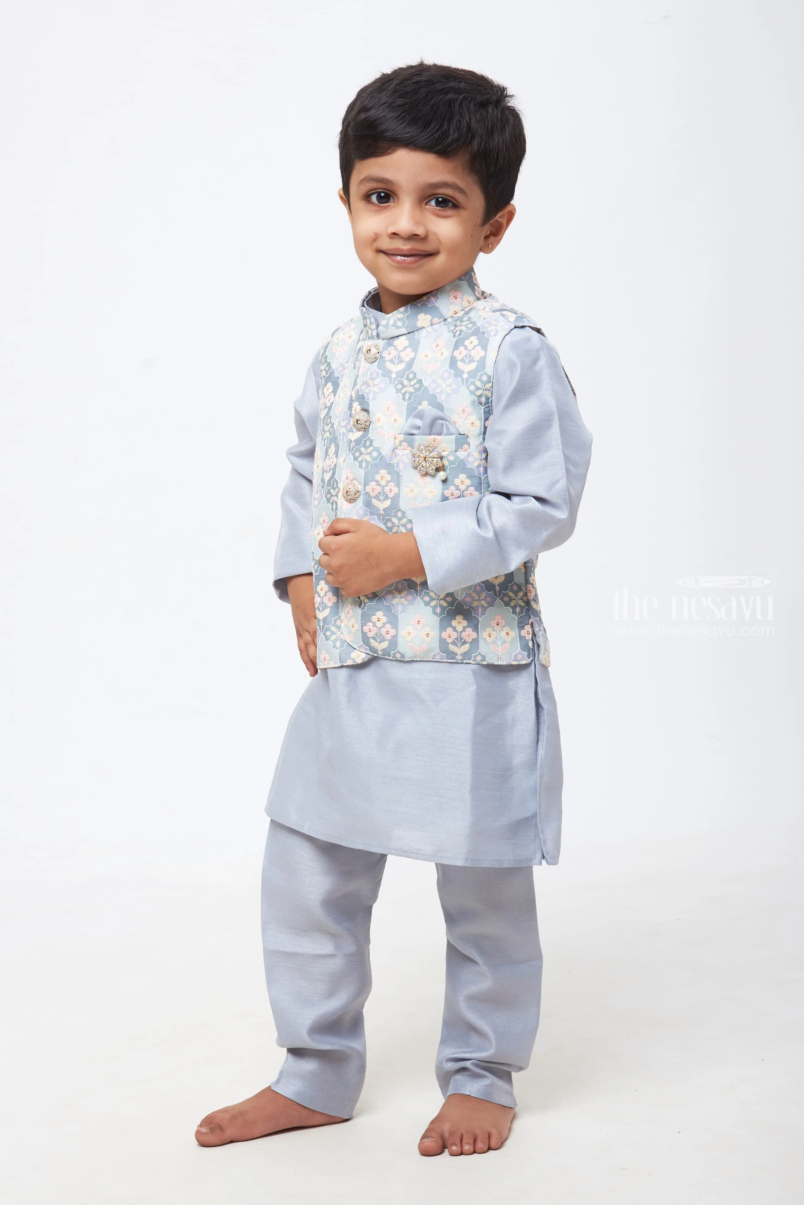 Boys' Classic Ensemble: Embroidered Grey Kurta & Trousers Set with Floral Accents