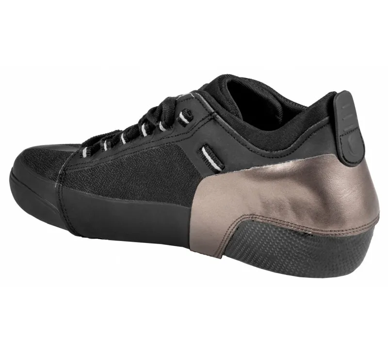 Chaya Eclipse Boot - Performance-Driven Skating Footwear for Ultimate Comfort and Style