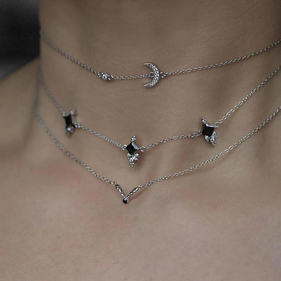 CUPID. Black Spinel Chevron Collar - Silver