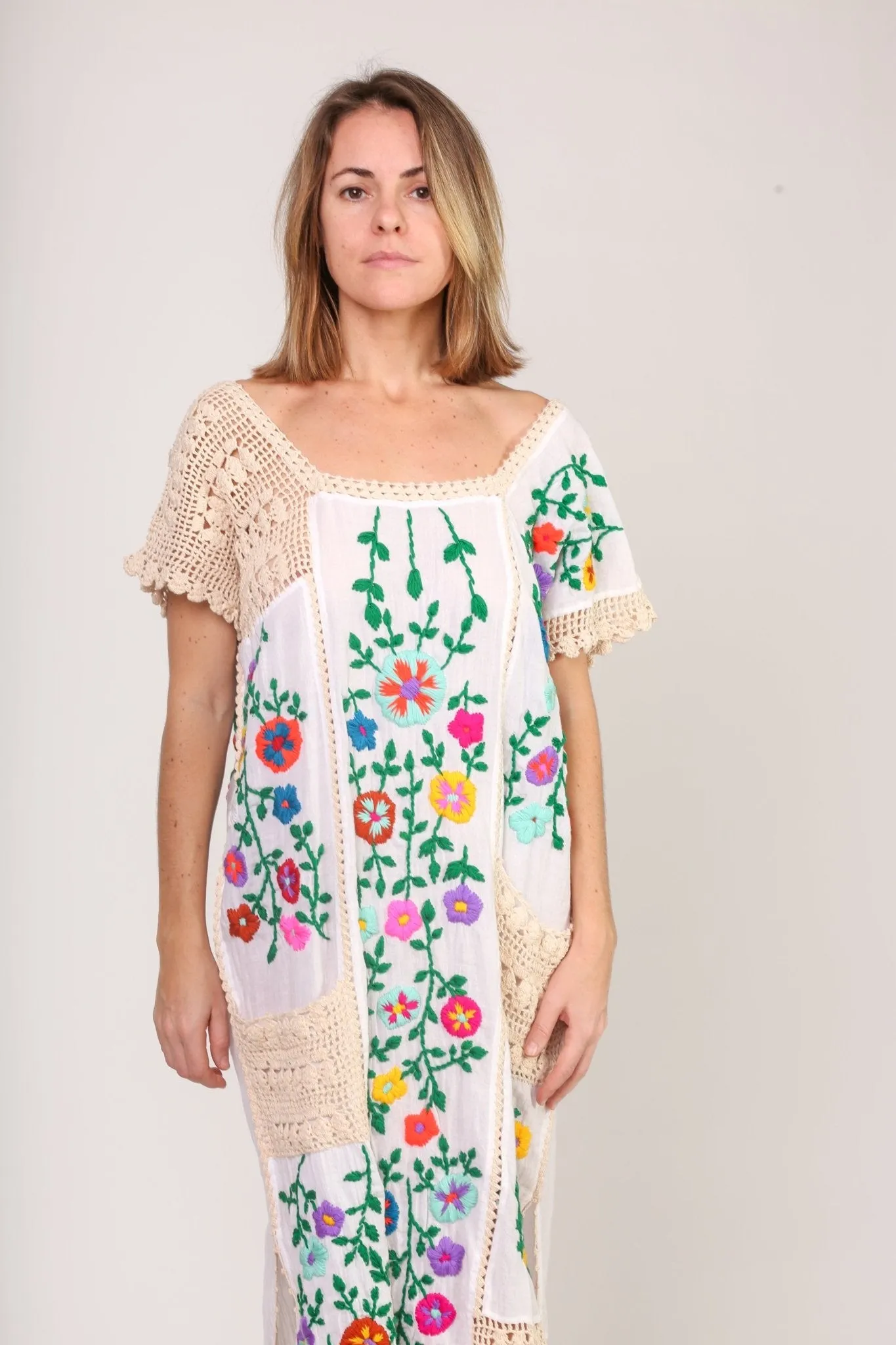 EMBROIDERED DRESS ISABELLE