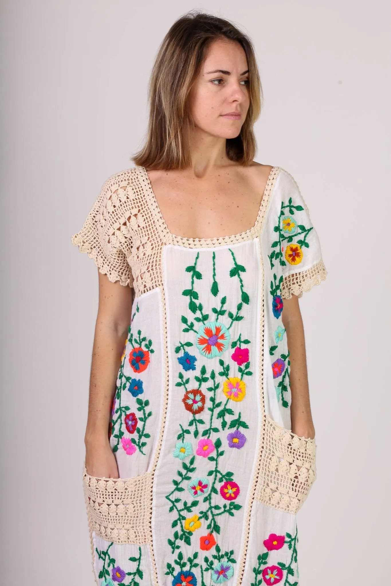 EMBROIDERED DRESS ISABELLE