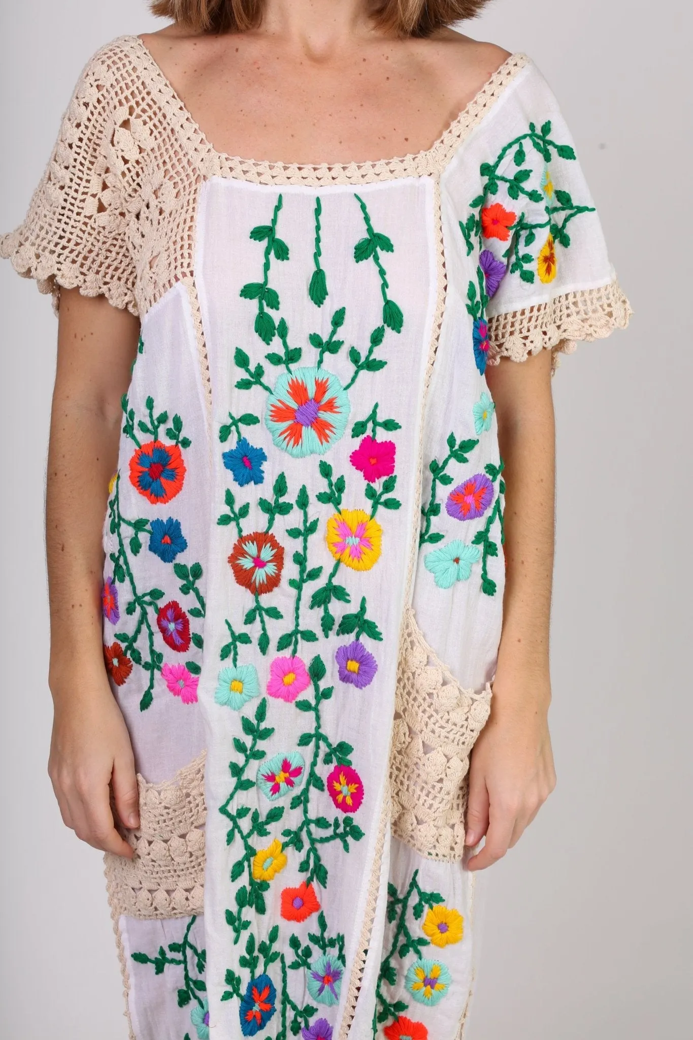 EMBROIDERED DRESS ISABELLE