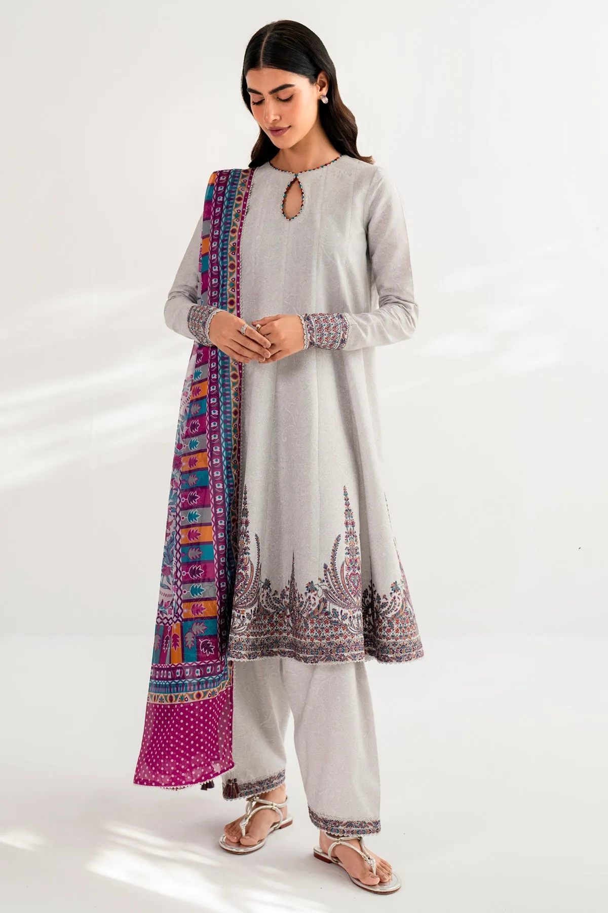 Embroidered Lawn USE - 9094