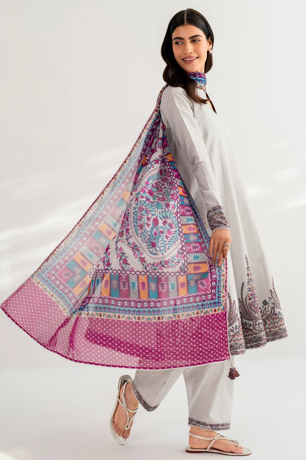 Embroidered Lawn USE - 9094