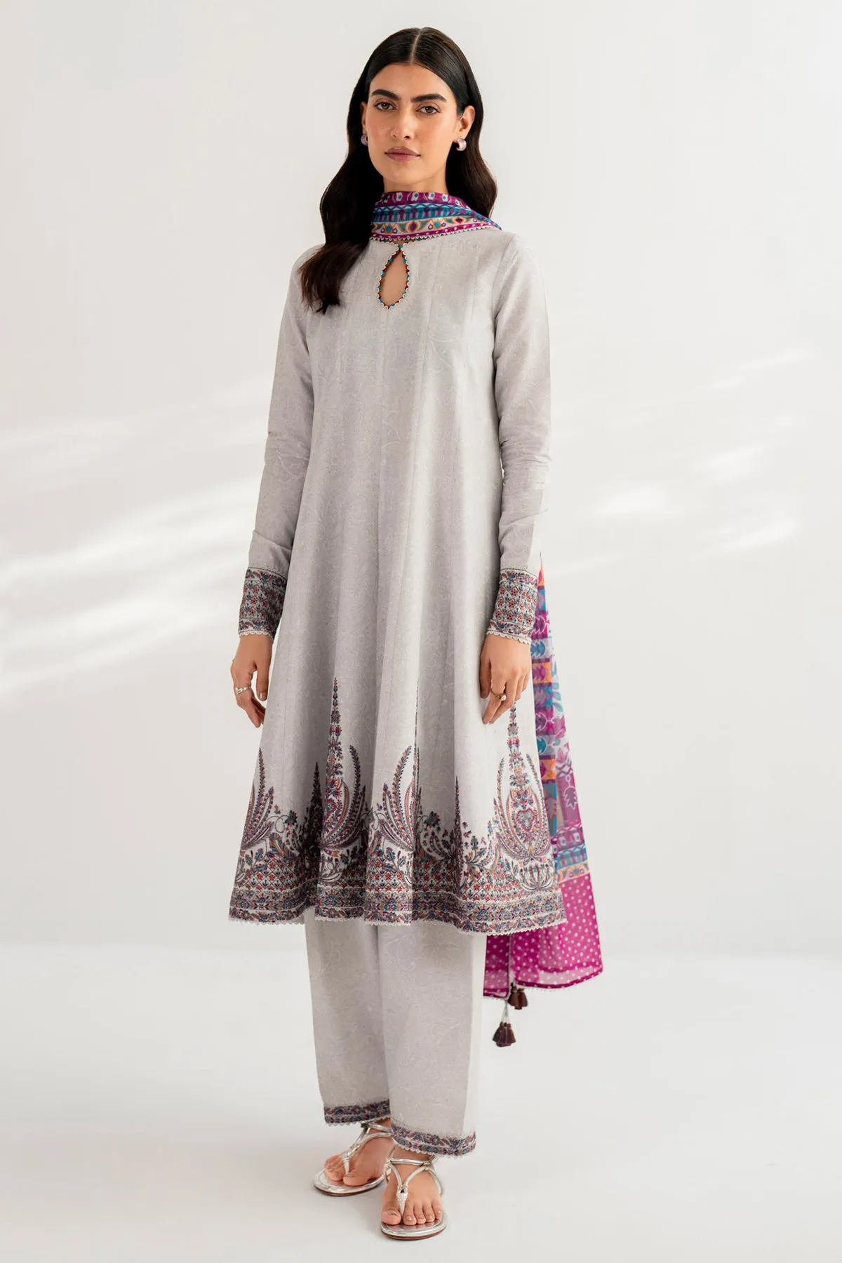 Embroidered Lawn USE - 9094