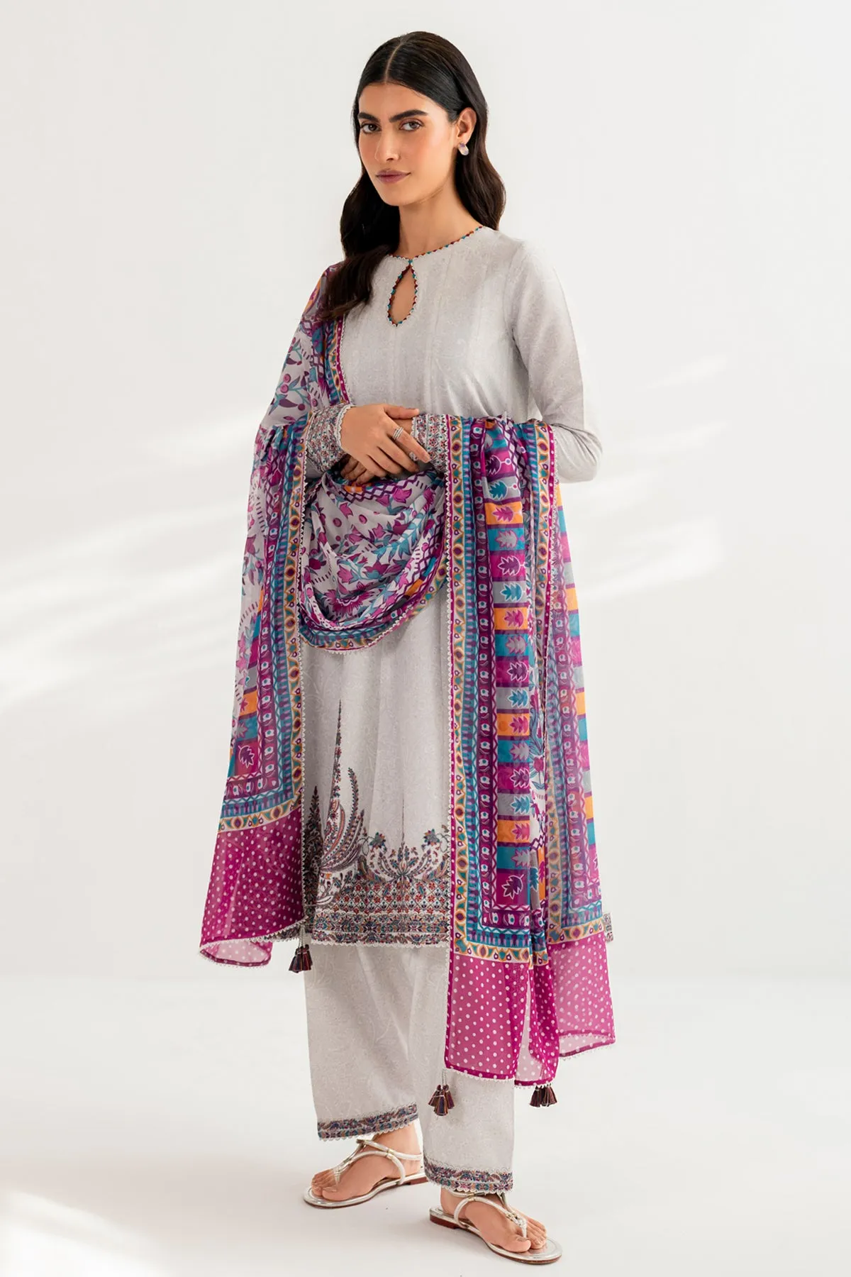 Embroidered Lawn USE - 9094