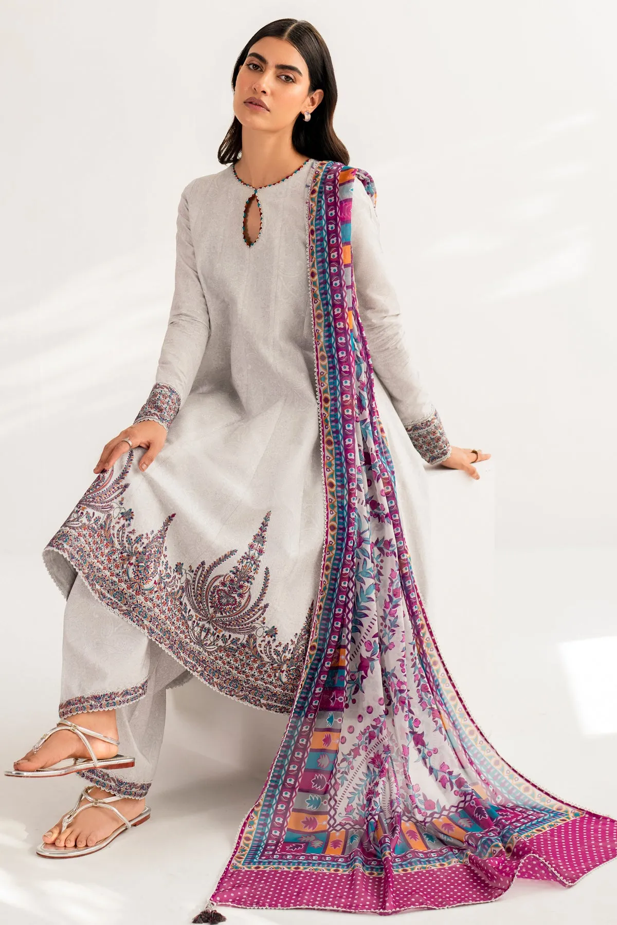 Embroidered Lawn USE - 9094