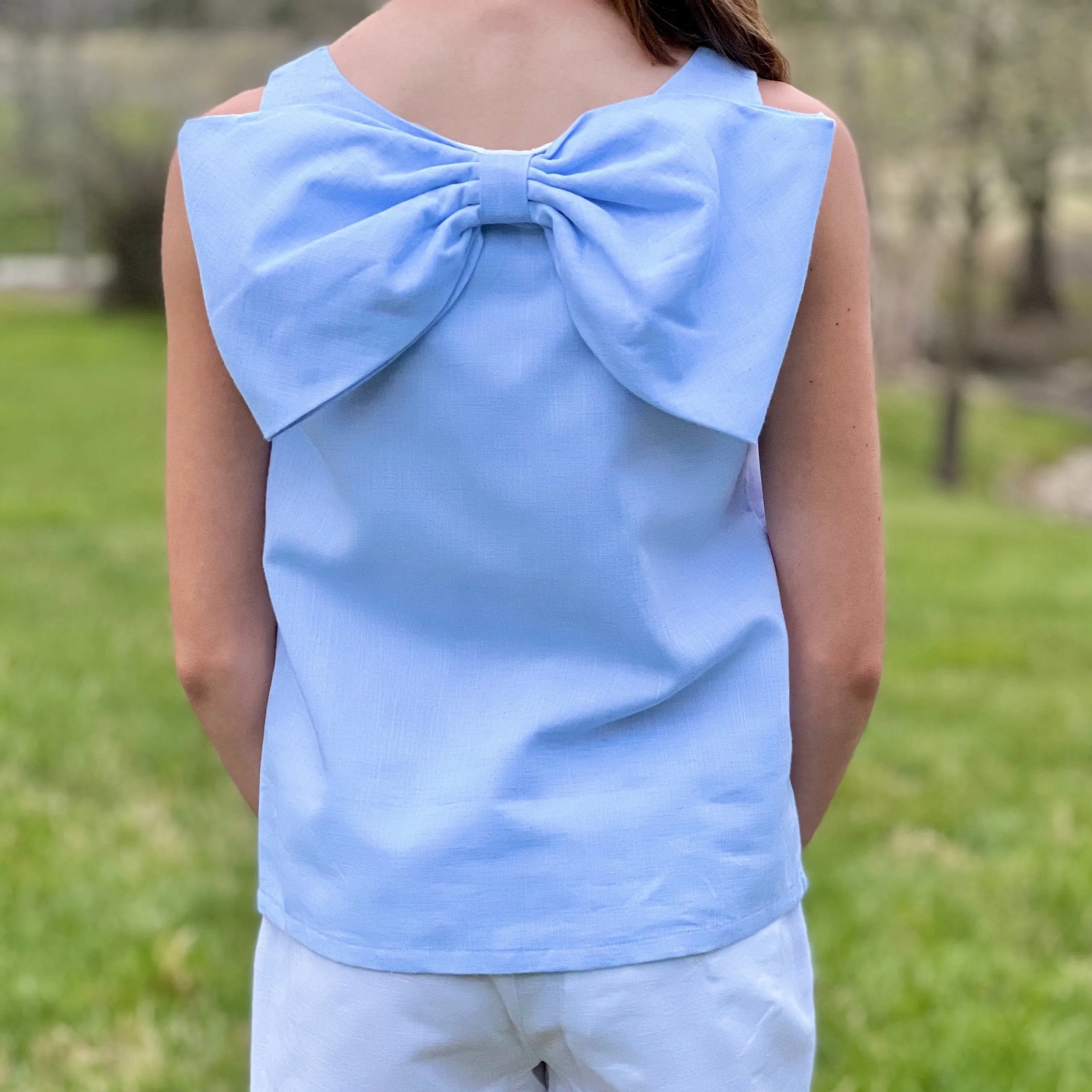 Lolli Bow Back Top – Bluffton Blue Linen